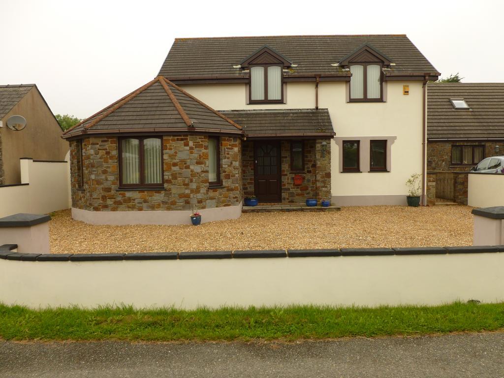 Stonecrest Villa Kilgetty Exterior photo